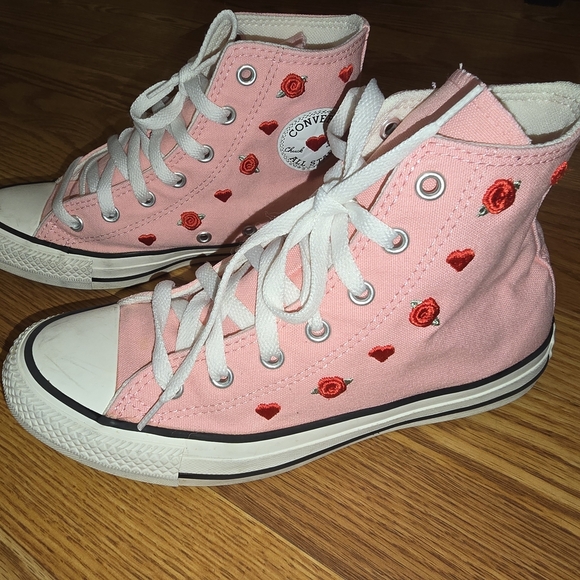 Converse Kids High-Top Sneakers | Size 5 | Pink w/ Red Heart & Rose Embroidery - Picture 2 of 3